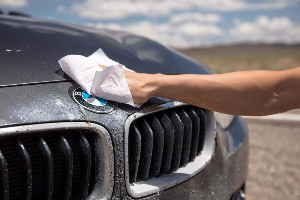 How to Safely Remove Bugs and Tar from Your Car's Paintwork