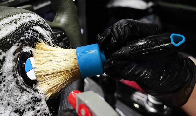 MaxShine Natural Boar’s Hair Detailing Stubby Brush - Blue